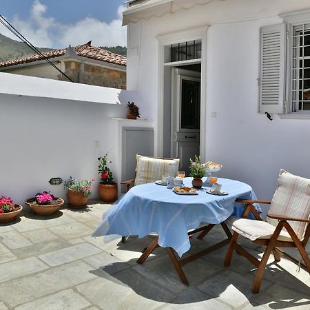 Feel At Home - Family House In Hydra Esterno foto