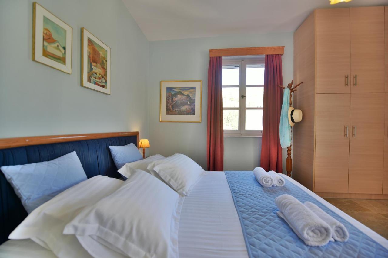 Feel At Home - Family House In Hydra Esterno foto