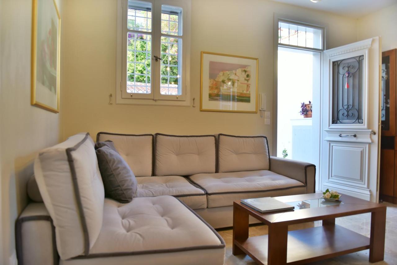 Feel At Home - Family House In Hydra Esterno foto
